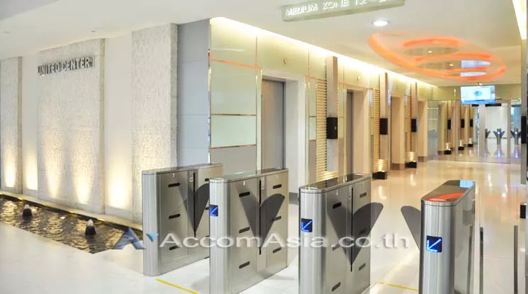 7  Office Space For Rent in Silom ,Bangkok BTS Sala Daeng at United Center AA10412